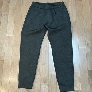 Uniqlo Men’s Sport pants.Sz L